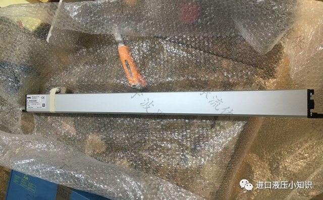 易安基线性光源发射器有哪些功能和特点呢?