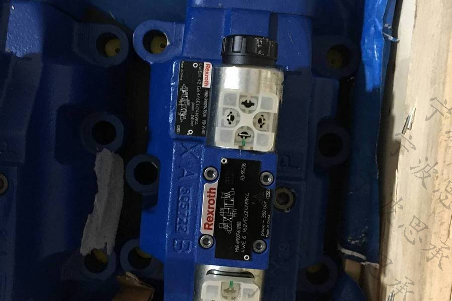 力士乐电磁换向阀4WE6J6X/EG24N9K4